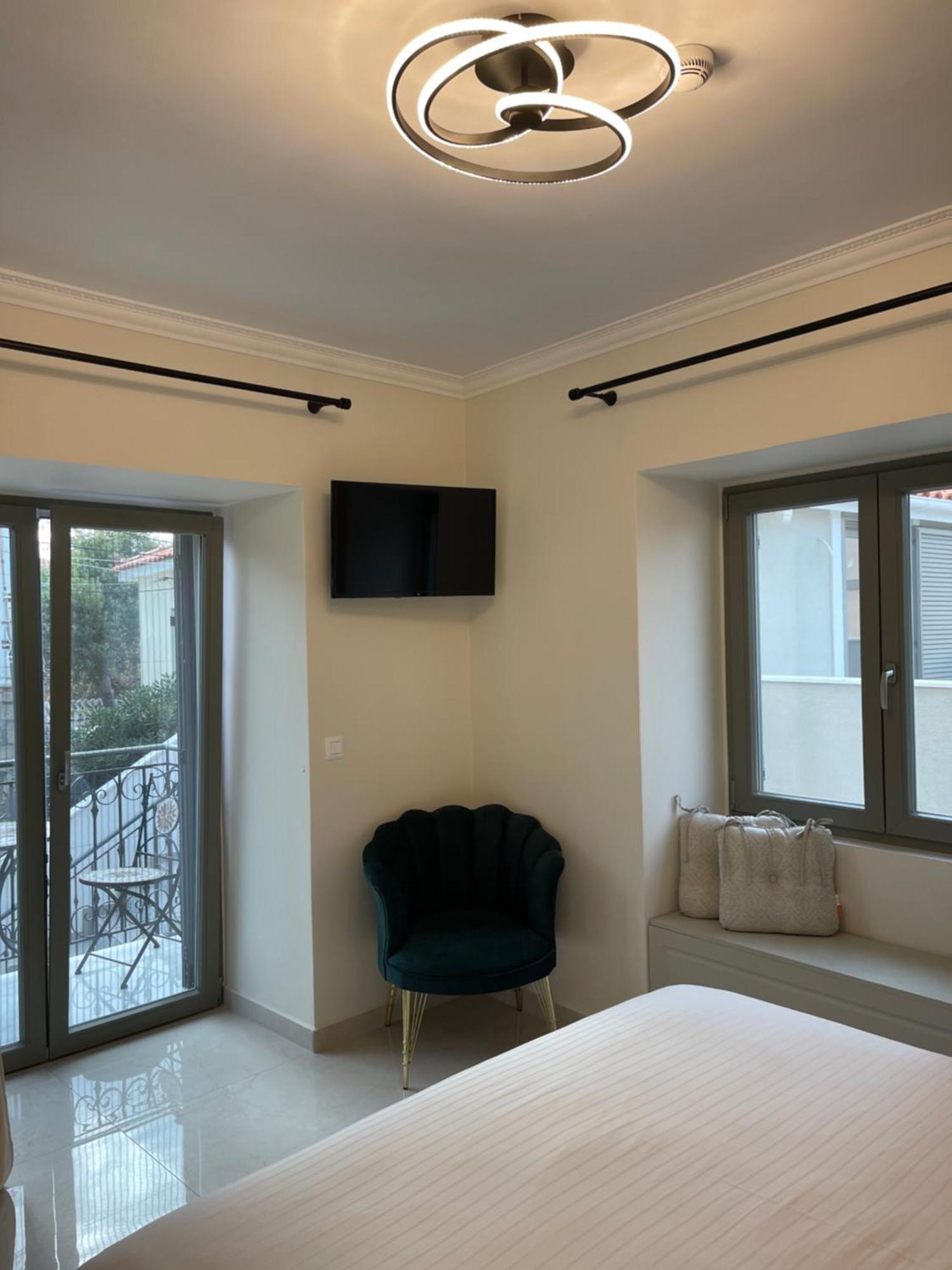 Aesthesis Arxontiko Luxury Rooms ミリナ エクステリア 写真